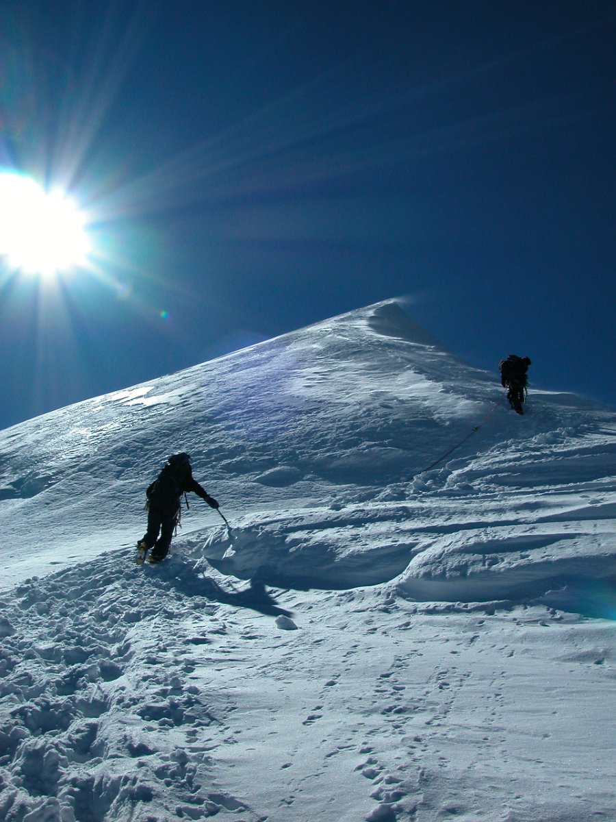 Wallis 2005 100.jpg - Schlussanstieg für Bruno und Gunter.
